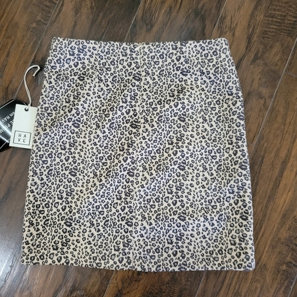 HaveVelour animal print mini Skirt Size s NWT - Picture 5 of 9